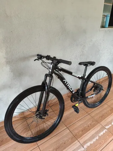 Vendo bicicleta aro 29 praticamente nova