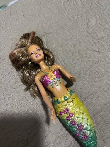 Boneca Barbie Sereia Morena