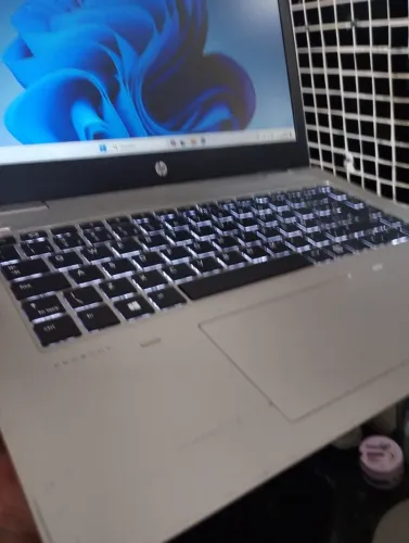 Notebook i7 oitava com teclado iluminado e placa video integrado