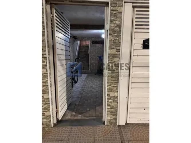 Casa à Venda em Diadema (Casa Grande) - 3 Quartos, 1 Suíte, 2 Vagas