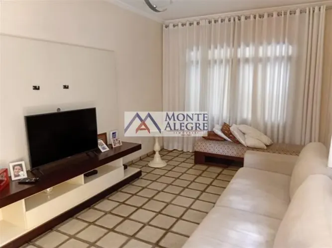 Sobrado à venda no bairro Cupecê com 207 m² e 4 dormitórios/quartos disponíveis