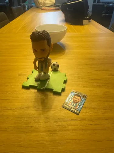 Lionel Messi Ballers + Miniatura 3D Colecionável Completa