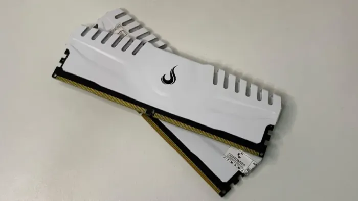 32GB (2X16GB) RISEMODE 4800MHZ BRANCA