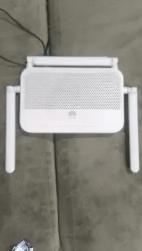 VENDO 37 UN MODEM HUAWE HG8145W5-6T COM FONTE