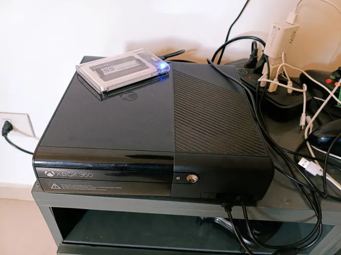 XBOX 360 SUPER SLIM DESBLOQUEIADO