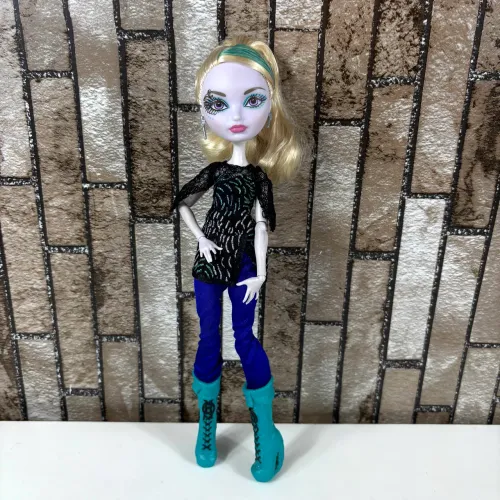Boneca Ever After High Faybelle Thorn, filha da Fada Má - Mattel  