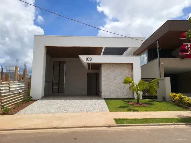VENDE-SE BELÍSSIMA RESIDÊNCIA NO CONDOMÍNIO SWISS PARK RIO BRANCO!