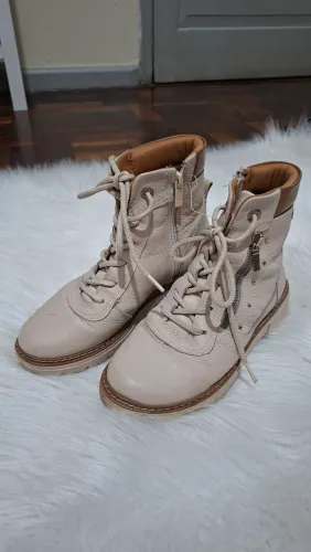 Bota coturno begee 33 Dakota