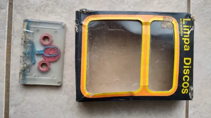 Limpador de Discos de Vinil e Fitas Cassete K-7