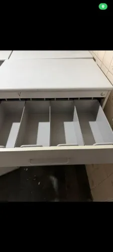 Armários MDF com gavetas de ferro