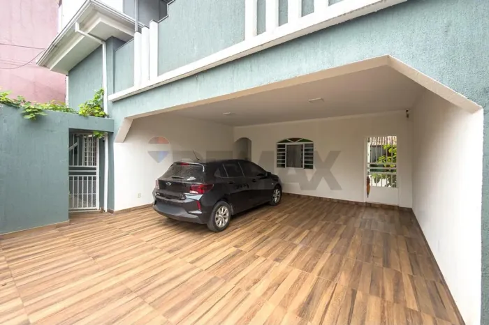 Sobrado com 6 quartos a venda na Vila Planalto ou Aluguel
