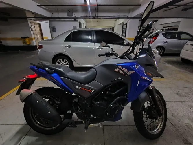 Motocicleta Dafra Sym NH 300