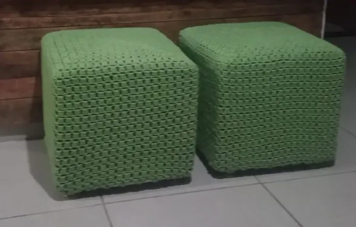 Vendo duas capas de puff de crochê 