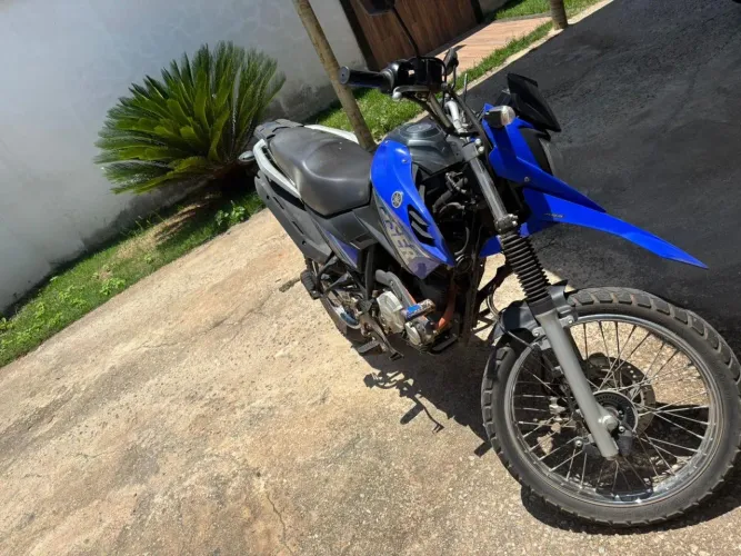 Vendo moto 2020