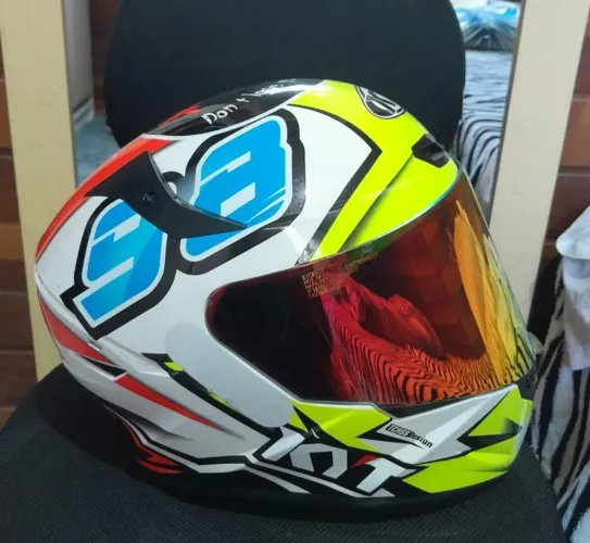 Capacete KYT