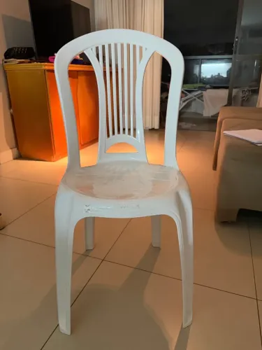 Conjunto 4 Cadeiras de plástico 