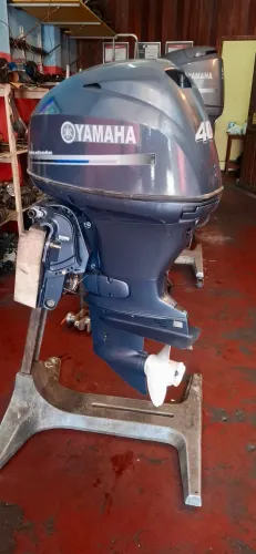 MOTOR DE POPA F40HP YAMAHA COMPLETO COM MANETE + POWER TRIM