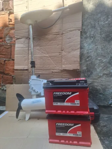 Motor de popa Phantom 54lb + baterías 