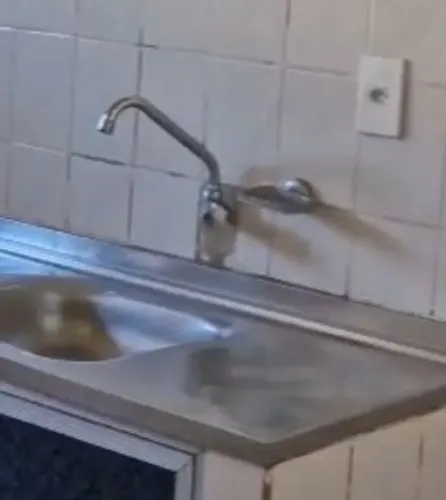 Torneira para cozinha + suporte para sabão