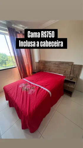 Cama com cabeceira