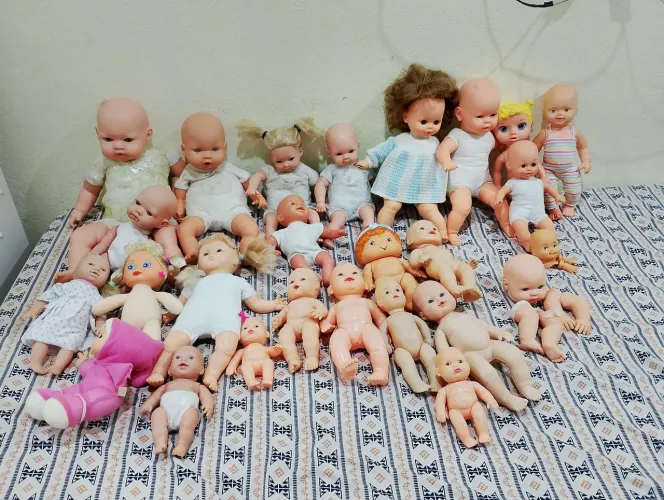 Lote de 25 bonecas pra restauro e umas boas 3 são da Estrela 