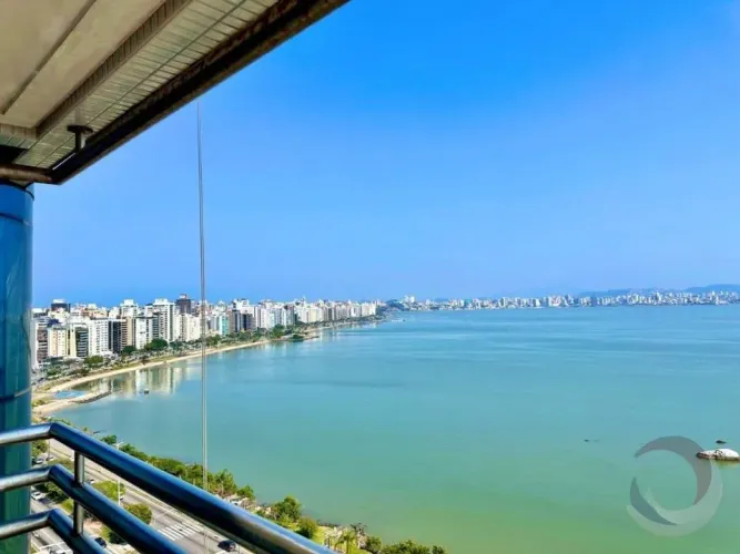 Cobertura para Venda em Florianópolis, Centro, 4 dormitórios, 4 suítes, 5 banheiros, 4 vag