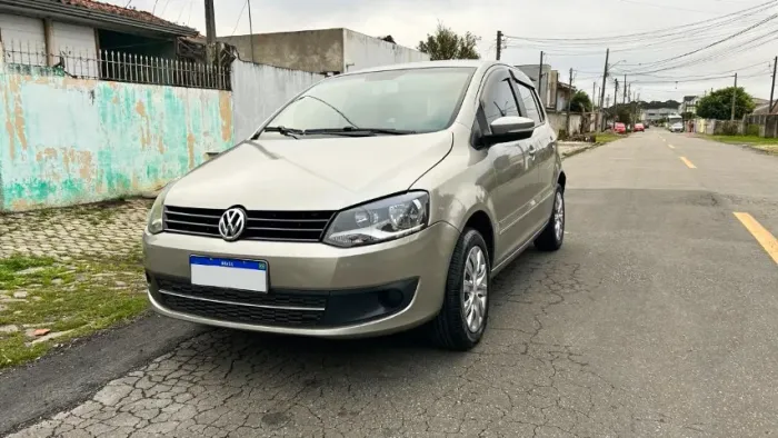 Volkswagen Fox 1.0 MI Total Flex 8V 5P 2013