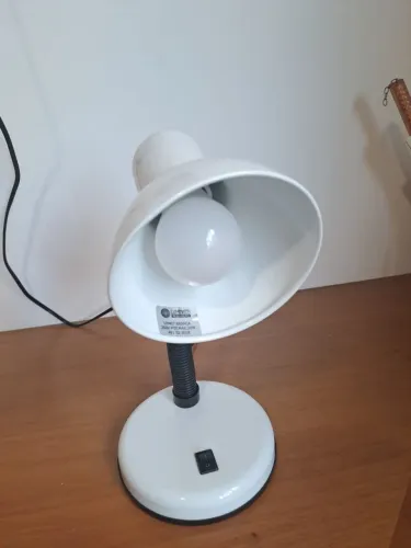 Luminária de Mesa Articulada Branca E27