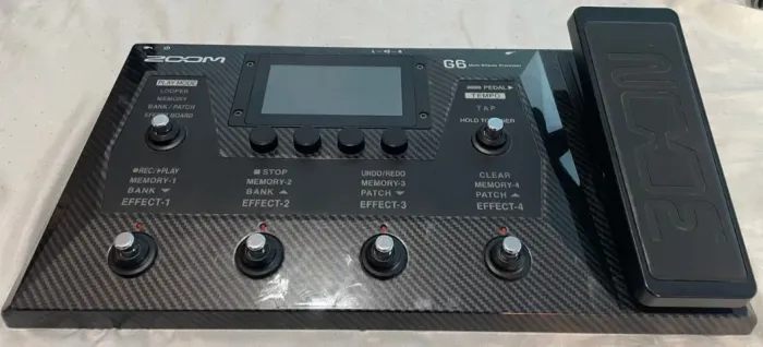 Pedaleira Zoom G6