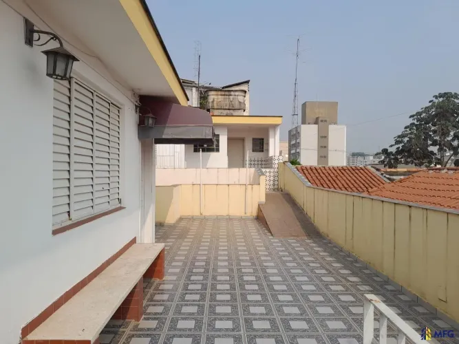 Casa com 6 dormitórios para locação