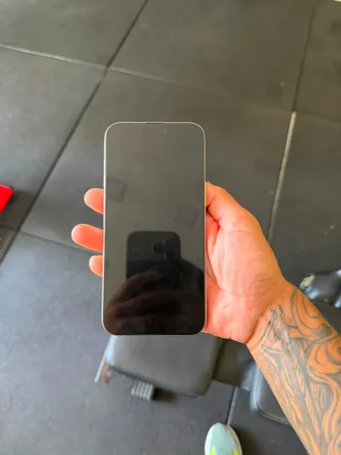 iPhone 15 pro Max (pra sair logo)