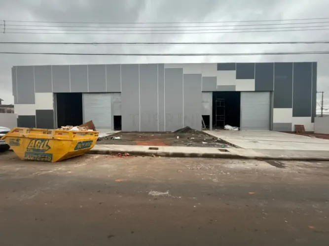 Barracão comercial no bairro Vila Cardia em Bauru-SP.