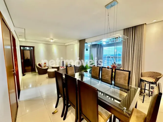Apartamento com Vista Panorâmica no Condomínio Vila Veneto.