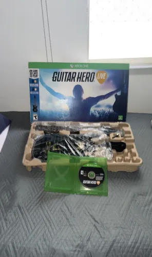 Combo Guitar Hero Live - Xbox One/Series