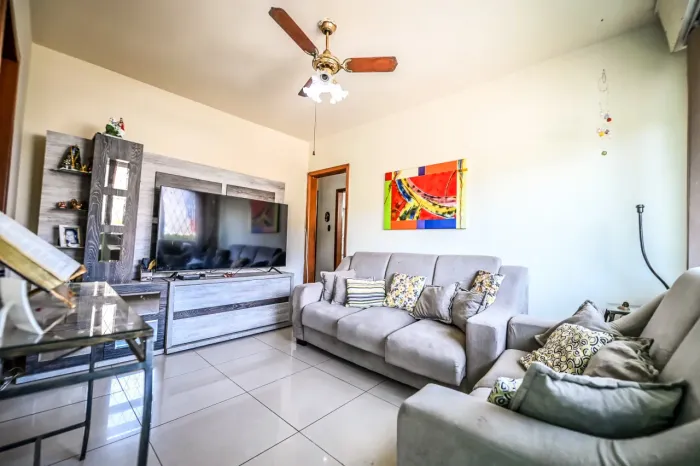 Casa em Condominio com Edícula