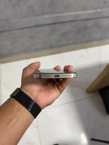 iPhone 15 Pro Max semi novo