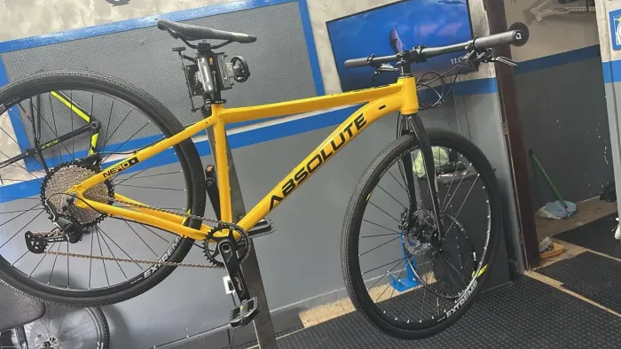 Mountain bike absolute(Tamanho M)novinha 12v câmbio Shimano 6100.