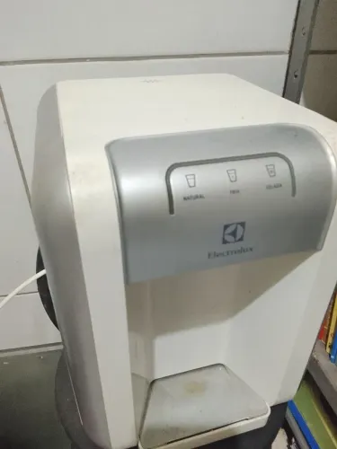 Gelágua (retirada de peças)