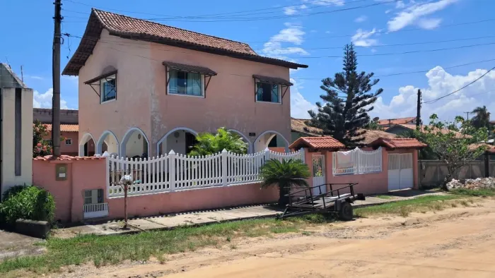 Oportunidade! Casa duplex em Bairro Nobre de Araruama (Pontinha)