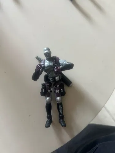 Boneco comandos em ação