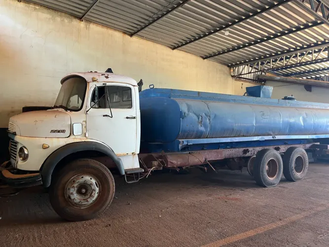 Caminhão 2219 ano 83