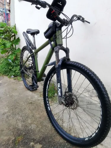 Bike aro 29  troco em celular do meu agrado 