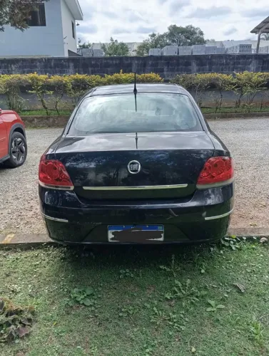Fiat Linea Essence 1.8 Flex 16V 4P 2012