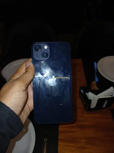 iPhone 13 com caixa e carregador