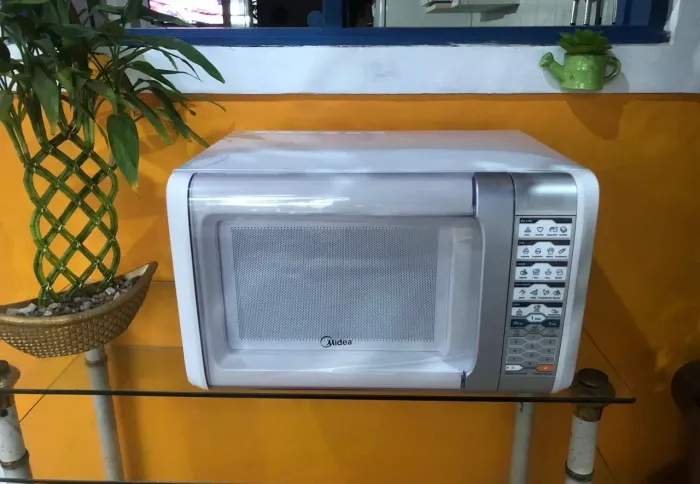 Microondas !!! MUITO NOVO !!! Midea 30 litros