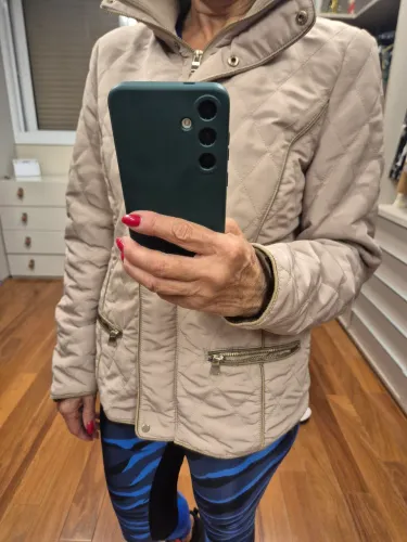 Casaco nylon para o frio.