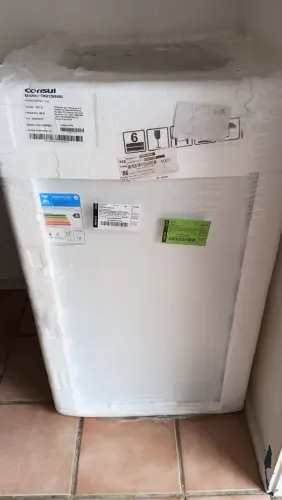 Máquina de lavar zerada no plástico 