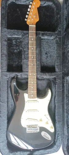 Guitarra Shelter Stratocaster+ Semi Case 