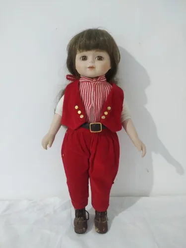 Boneca de porcelana