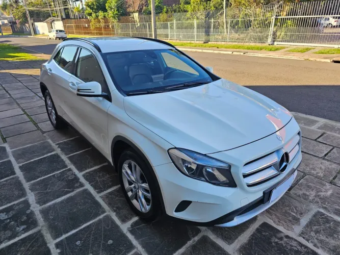 Mercedes-Benz GLA 200 Adv. 1.6/1.6 TB 16V Flex Aut. 2016